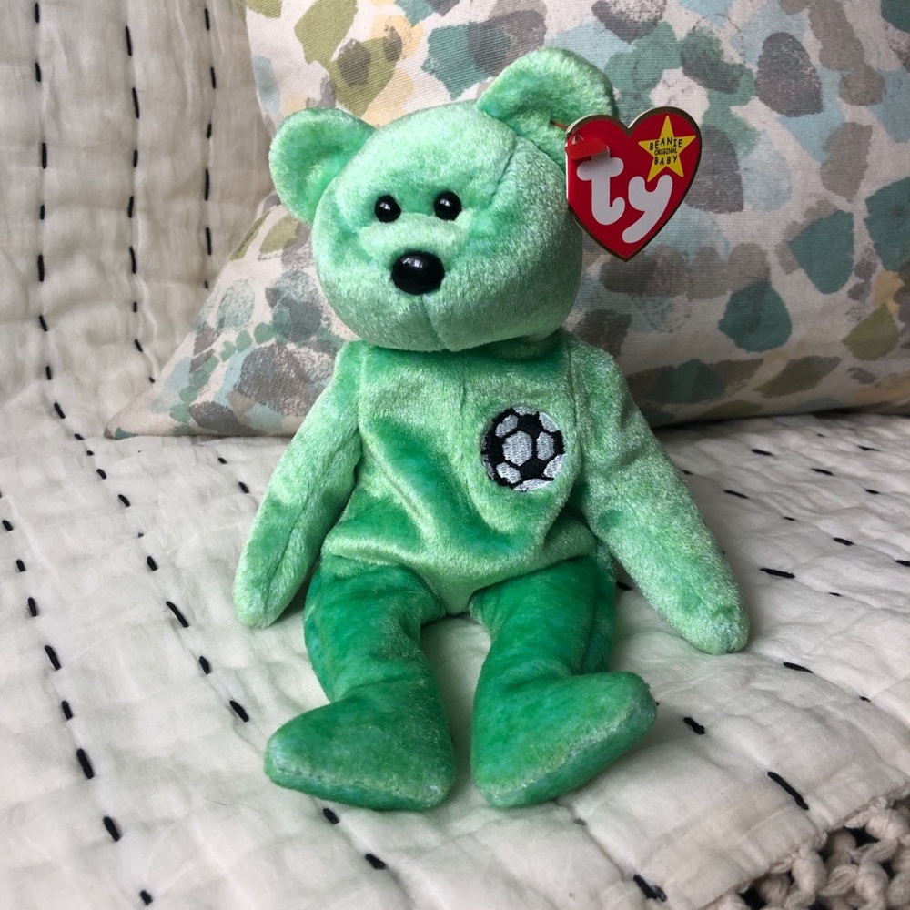 Ty Beanie Baby Kicks the Bear